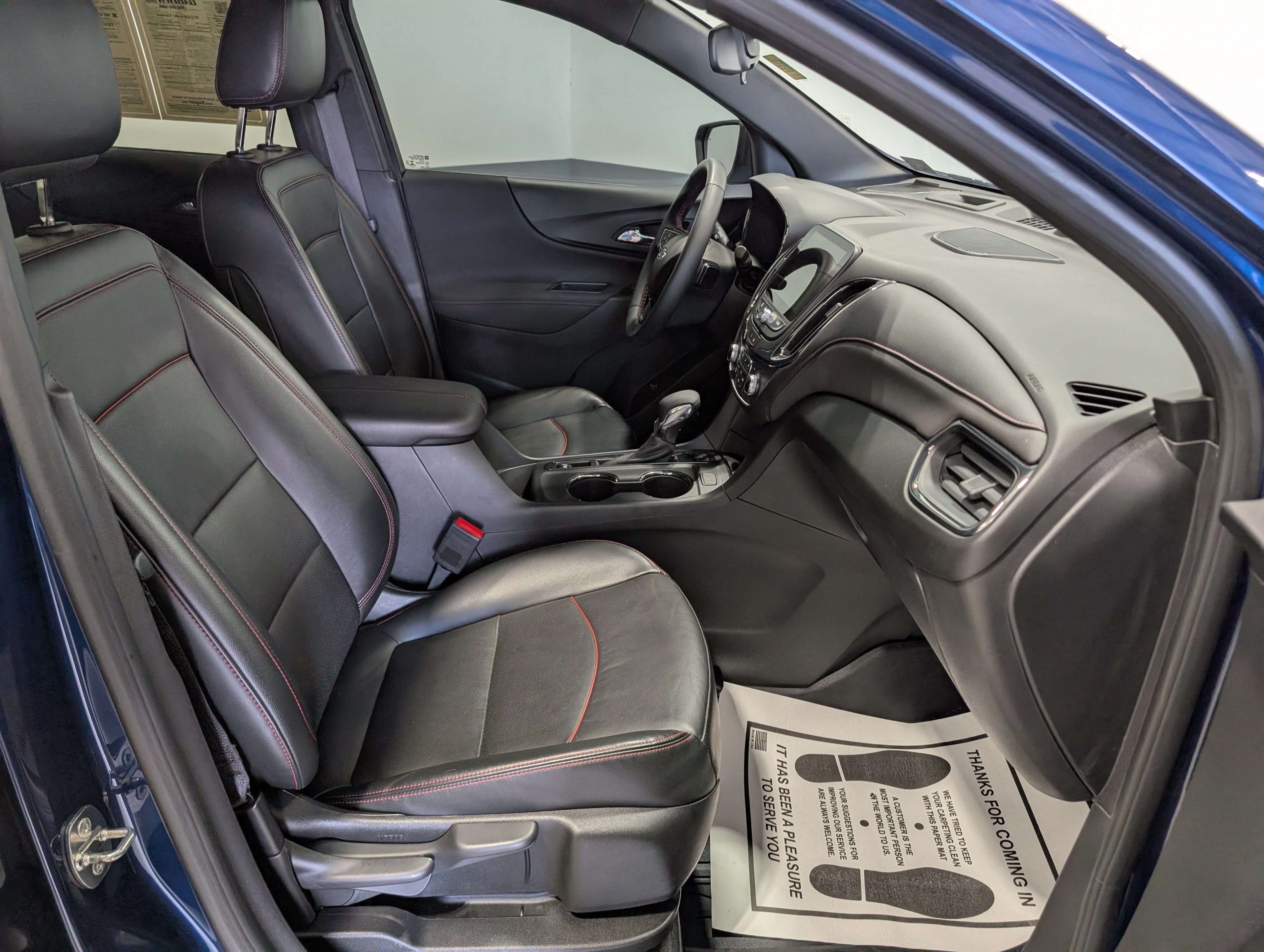 Used 2022 Chevrolet Equinox RS w/ RS Leather Package AWD/4WD image 18