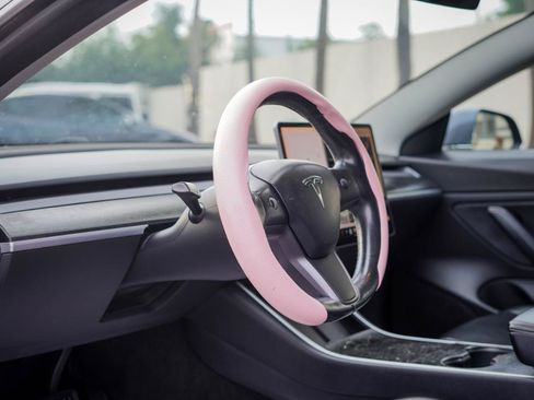 Used 2018 Tesla Model 3 Long Range RWD image 9