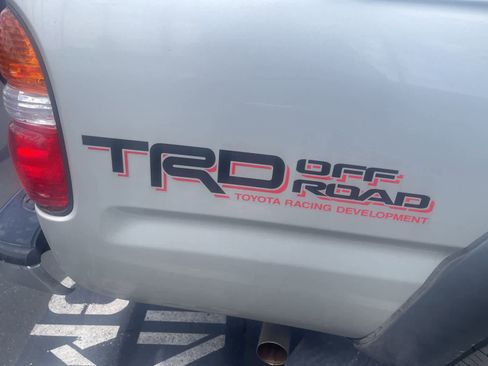 Used 2004 Toyota Tacoma PreRunner RWD image 3