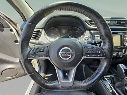 Used 2017 Nissan Rogue Sport SL w/ SL Premium Package FWD image 27