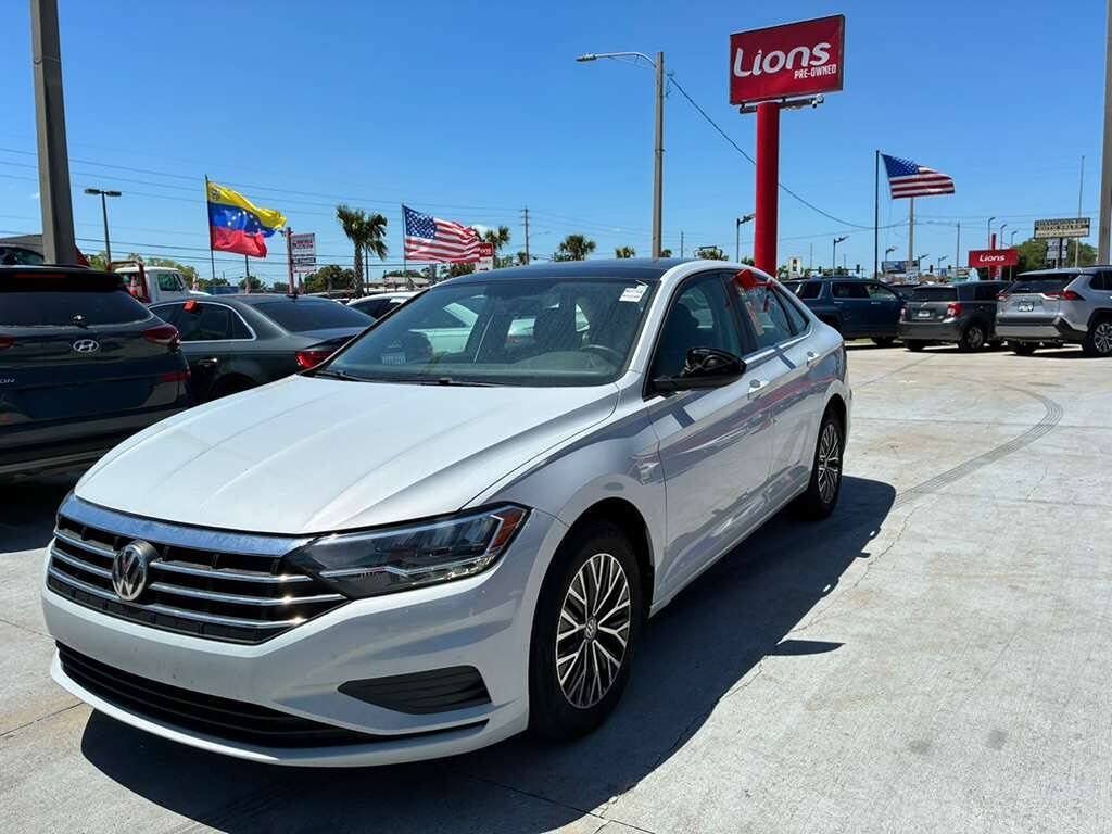 Used 2019 Volkswagen Jetta SE FWD image 3