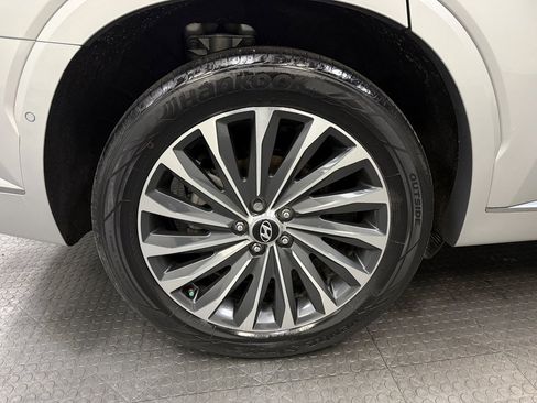 Used 2024 Hyundai Palisade Calligraphy image 13