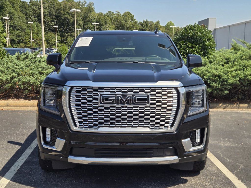 Used 2023 GMC Yukon XL Denali w/ LPO, Floor Liner Package AWD/4WD image 4