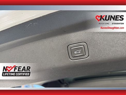 Used 2025 GMC Yukon AT4 w/ AT4 Premium Package image 37