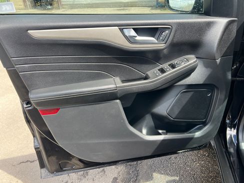 Used 2021 Ford Escape SE w/ SE Sport Appearance Package FWD image 19