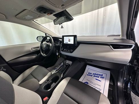 Used 2025 Toyota Corolla LE image 20