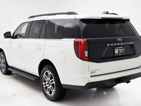 Used 2025 Ford Expedition Active image 7