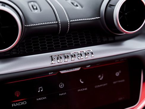 Used 2022 Ferrari Portofino M RWD image 82