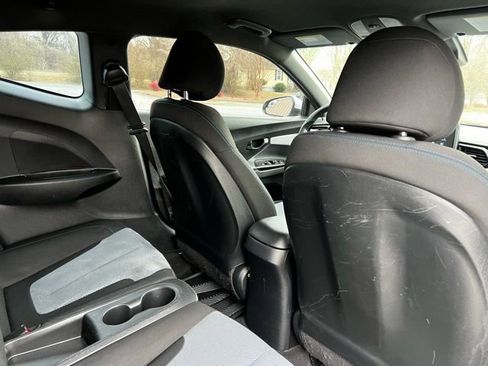 Used 2019 Hyundai Veloster 2.0 image 15