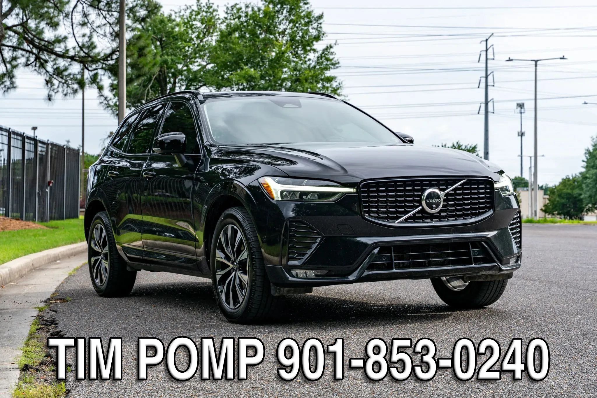 Used 2024 Volvo XC60 B5 Plus AWD/4WD image 3