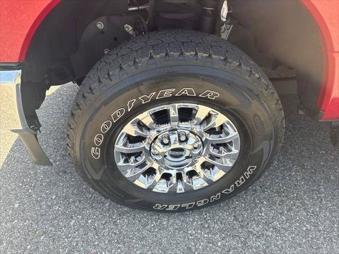 Used 2020 Ford F250 4x4 Crew Cab Super Duty image 11