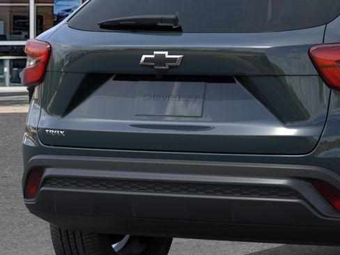 New 2026 Chevrolet Trax LS w/ LS Convenience Package FWD image 14