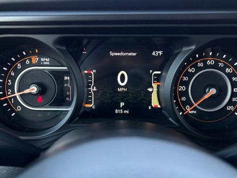 New 2026 Jeep Gladiator Mojave w/ Technology Group image 31