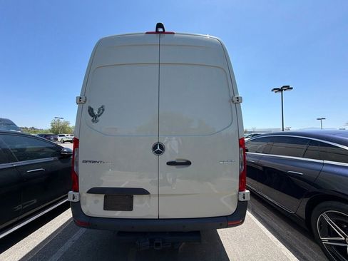 Used 2024 Mercedes-Benz Sprinter 2500 image 5