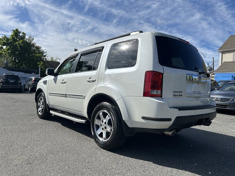 Used 2011 Honda Pilot Touring image 6