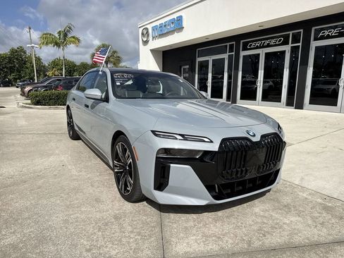 Used 2023 BMW 760i xDrive image 7
