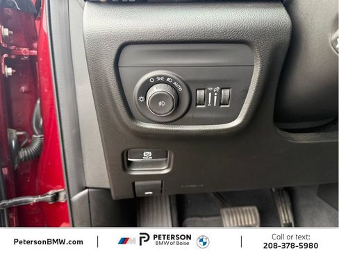 Used 2023 Jeep Grand Cherokee L Limited w/ Luxury Tech Group II AWD/4WD image 32