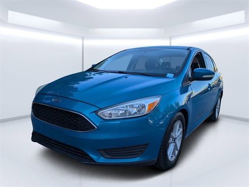 Used 2016 Ford Focus SE w/ Reverse Sensing Package image 7