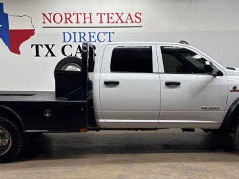 Used 2022 RAM 5500 Tradesman w/ Chrome Appearance Group AWD/4WD image 4