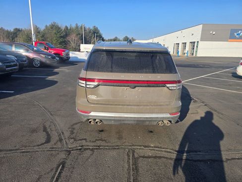 Certified 2025 Lincoln Aviator Reserve w/ Equipment Group 201A image 6