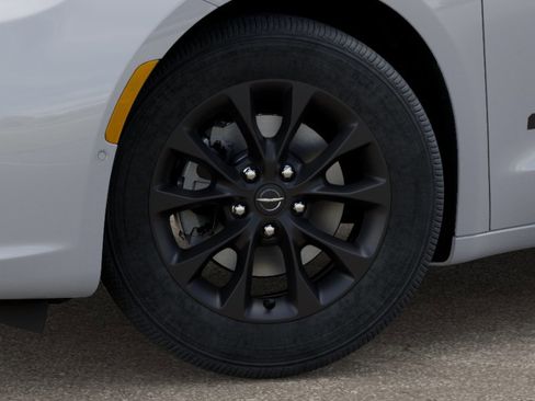 New 2025 Chrysler Pacifica Select w/ Uconnect Theater Family Group image 8