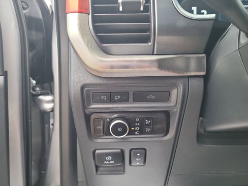 Used 2023 Ford F150 Raptor AWD/4WD image 17
