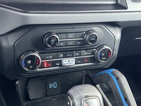 Used 2023 Ford Bronco Black Diamond image 18