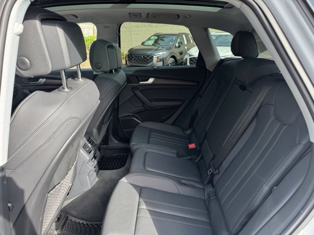 Certified 2025 Audi Q5 2.0T Premium Plus w/ Premium Plus Package AWD/4WD image 25