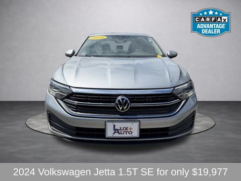 Used 2024 Volkswagen Jetta SE FWD image 6