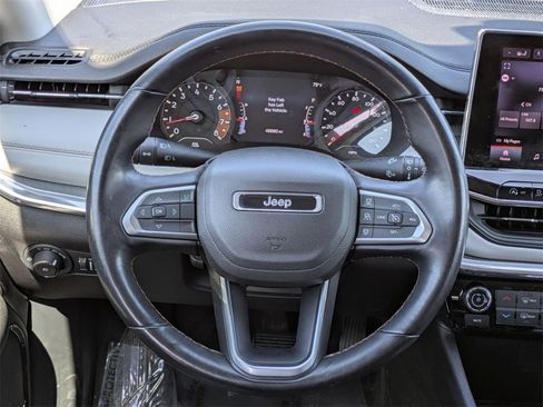 Certified 2022 Jeep Compass Limited image 19