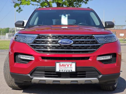 Used 2020 Ford Explorer XLT w/ Equipment Group 202A AWD/4WD image 11