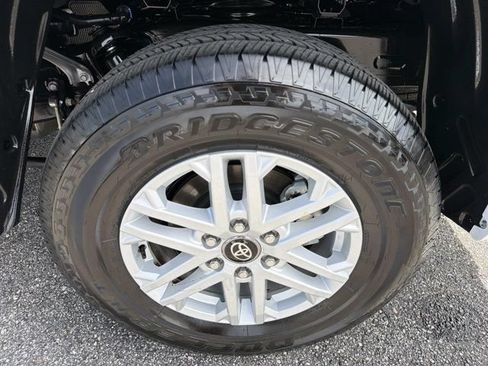 Certified 2026 Toyota Tundra SR5 w/ SR5 Premium Package AWD/4WD image 32