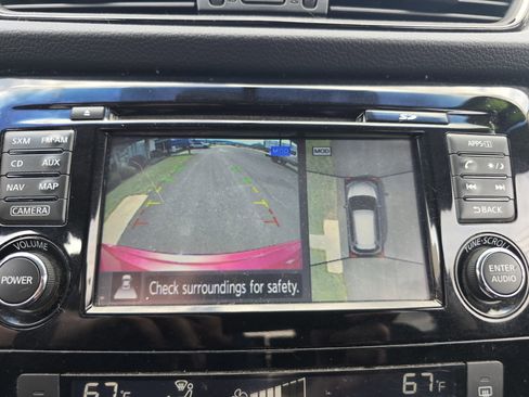 Used 2017 Nissan Rogue SV w/ Sun & Sound Touring Package image 19