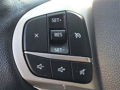 Certified 2022 Ford Explorer XLT w/ Equipment Group 202A image 25