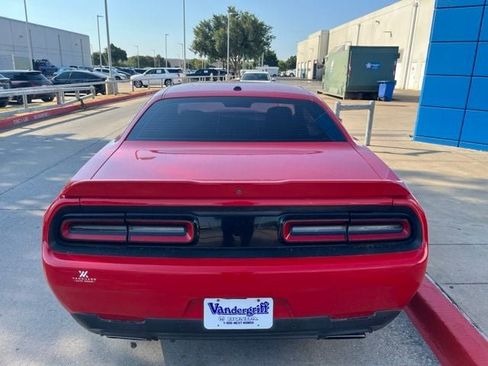 Used 2019 Dodge Challenger R/T RWD image 11