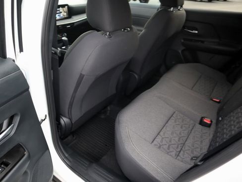 Used 2025 Nissan Kicks SV image 10