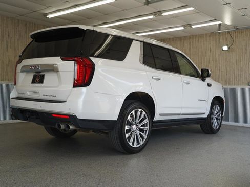 Used 2021 GMC Yukon Denali w/ Denali Premium Package AWD/4WD image 10