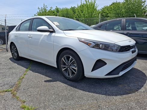 Used 2024 Kia Forte LXS FWD image 2