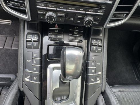 Used 2014 Porsche Cayenne S AWD/4WD image 27