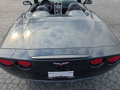 Used 2005 Chevrolet Corvette Convertible w/ Preferred Equipment Group image 29