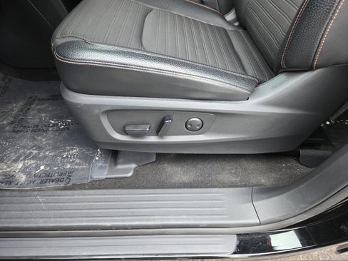 Certified 2023 Nissan Pathfinder Rock Creek image 32