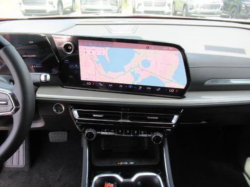 New 2025 Chevrolet Traverse LT w/ Enhanced Driving Package image 19