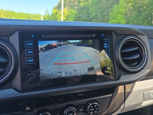 Used 2017 Toyota Tacoma TRD Sport w/ Tow Package AWD/4WD image 20