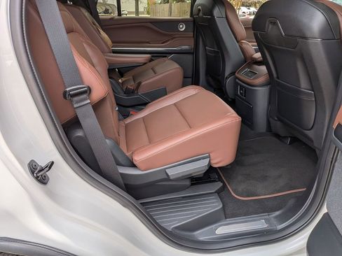 New 2026 Lincoln Navigator Reserve AWD/4WD image 27