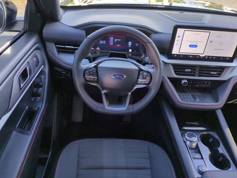 Certified 2025 Ford Explorer ST-Line w/ Premium Package image 16