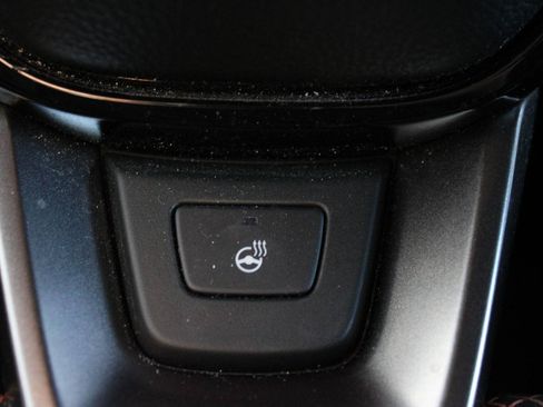 Used 2025 Honda Pilot TrailSport image 15