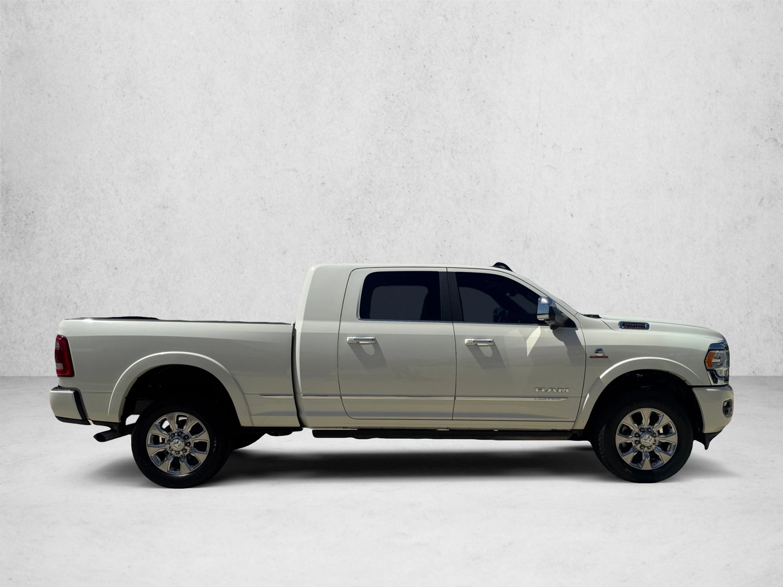 Used 2021 RAM 2500 Limited AWD/4WD image 4