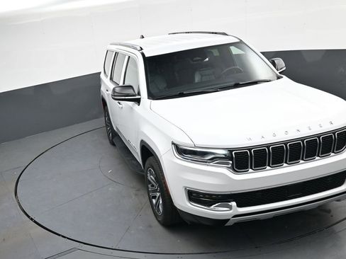 Used 2024 Jeep Wagoneer Series II image 30