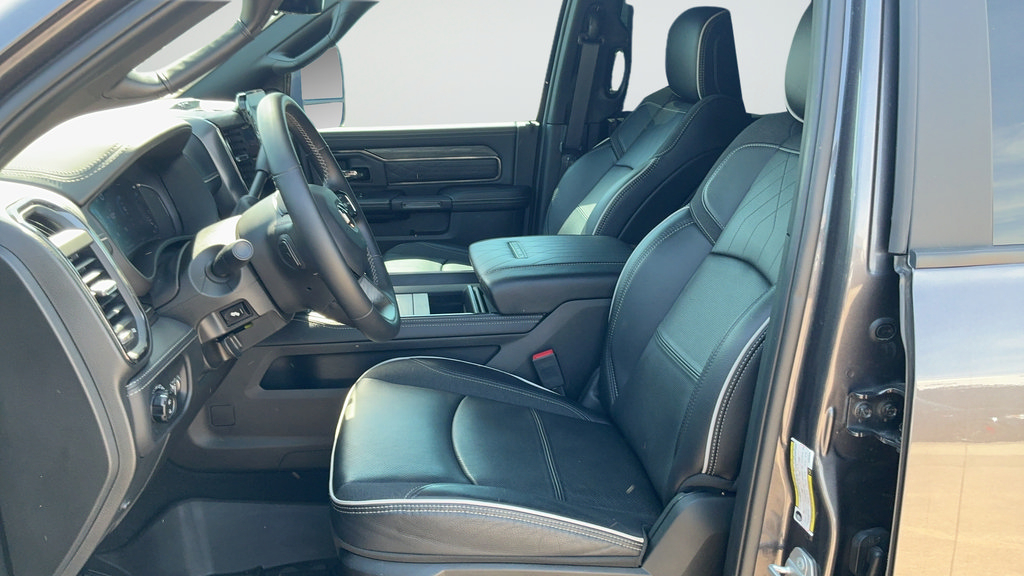 Used 2025 RAM 2500 Limited AWD/4WD image 17