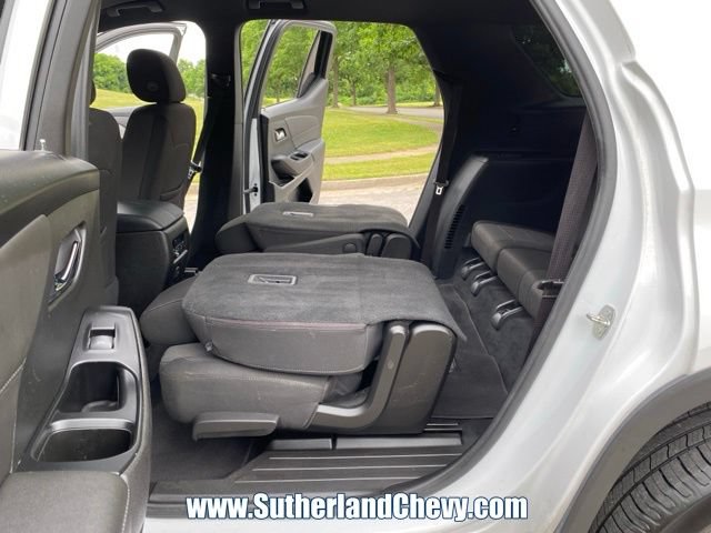 Used 2023 Chevrolet Traverse LT FWD image 39